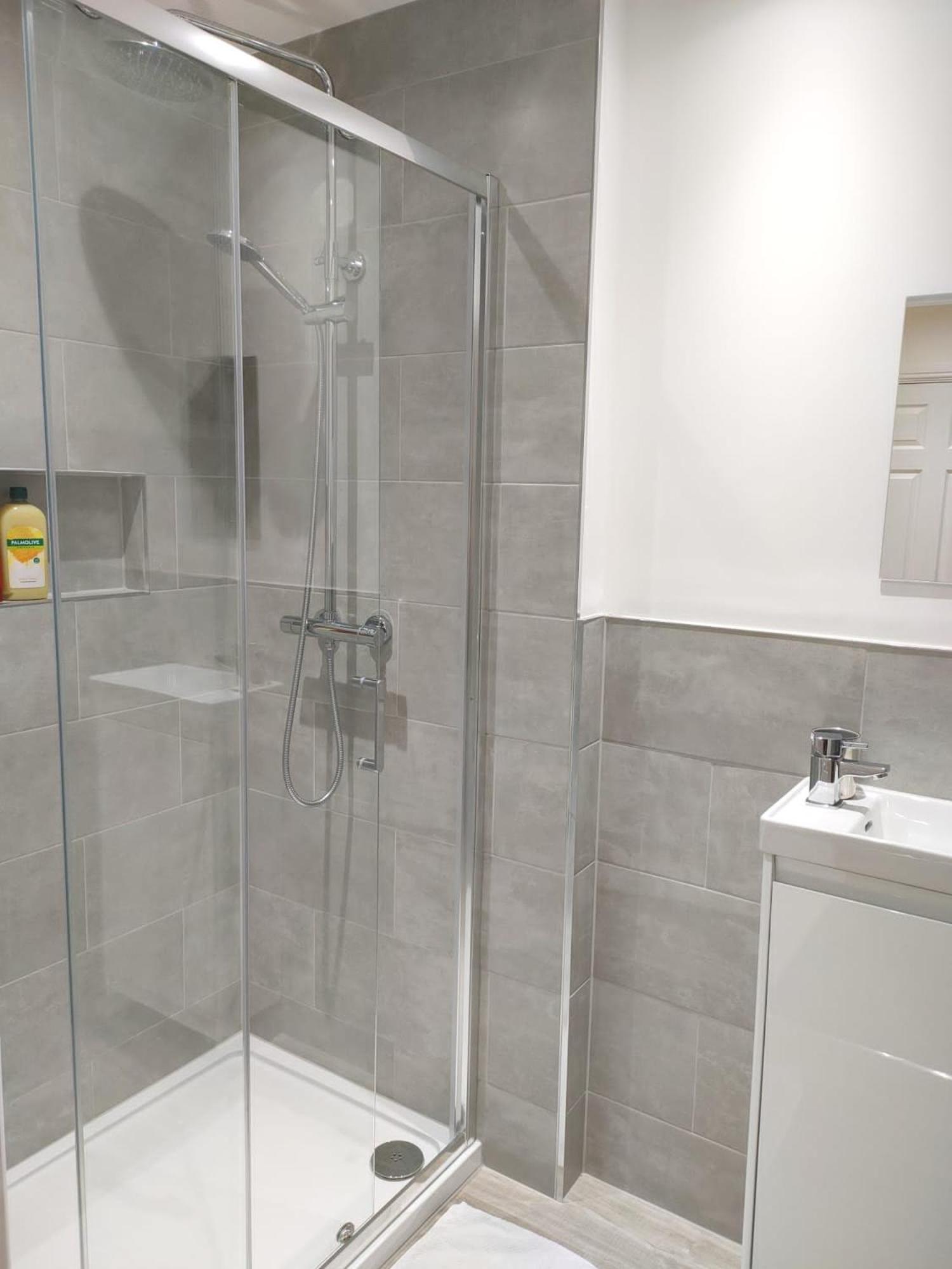 Cosy Family In Long Eaton, Homestay *